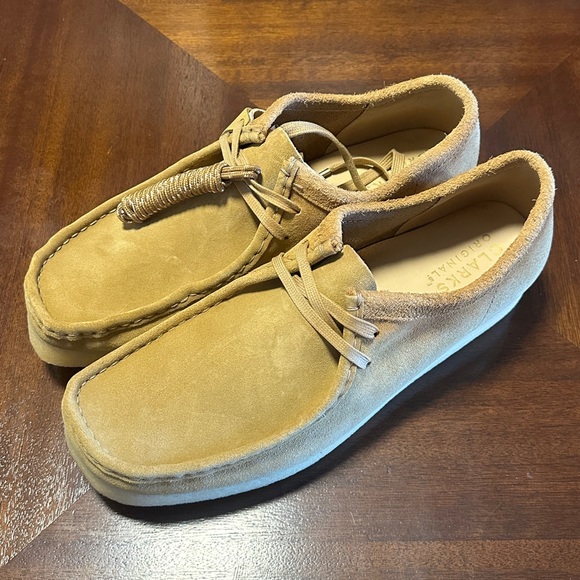 Men's Clarks Wallabee Oak Moss Suede shoes - Picture 3 of 6